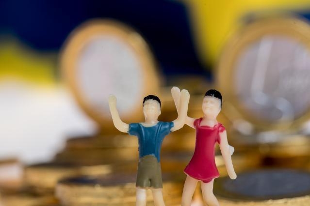 Euro with miniature figurines